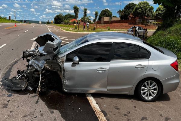 Colisão na BR-487 deixa feridos em véspera de Natal