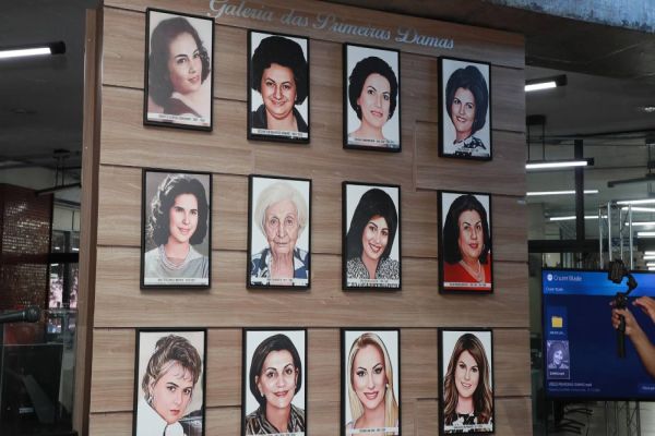 Galeria de primeiras-damas é inaugurada na prefeitura de Cascavel