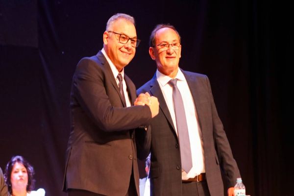 Mario Costenaro assume como prefeito de Toledo com foco em renovação