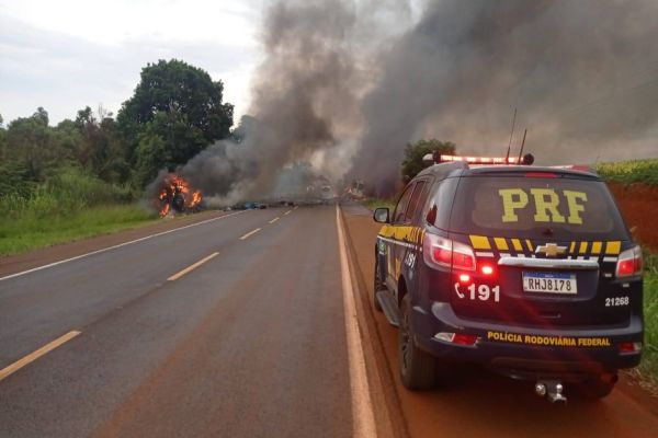 Três veículos se envolvem em grave acidente na BR-369, em Juranda; Duas pessoas morreram