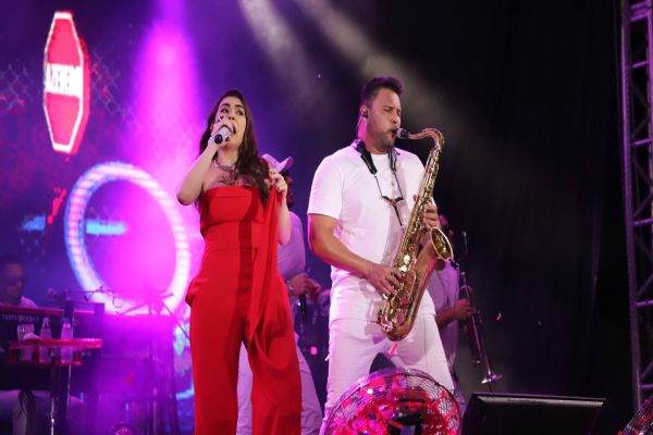 Réveillon histórico em Itaipulândia: Naiara Azevedo e público recorde marcam a virada do ano