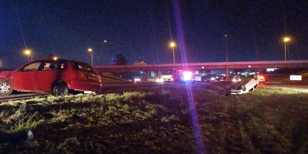 Mulher de 63 anos morre após colisão entre três carros na BR-376 em Curitiba