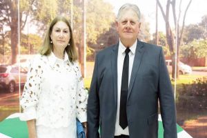Imagem referente à notícia: Vera Cruz do Oeste dá posse ao prefeito Nei Sgobi e sua vice; legislativo conta com 3 mulheres