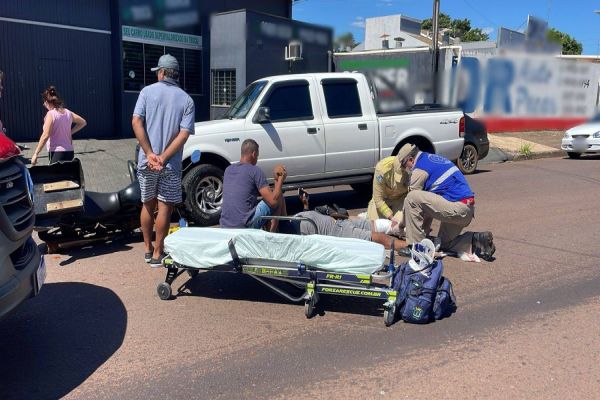 Motociclista sofre fratura na perna após colisão com caminhonete no Jardim Alvorada em Cascavel