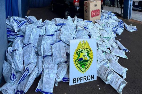BPFRON apreende carga de agrotóxicos e cigarros contrabandeados em Cascavel