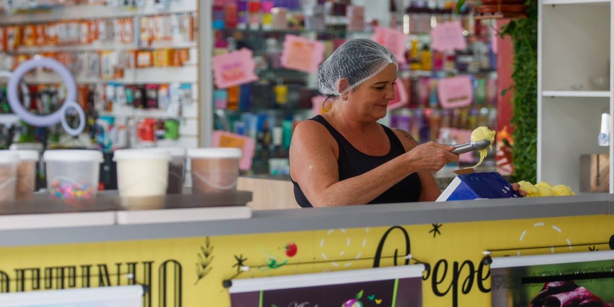 Vendas do comércio crescem 5,6% de janeiro a novembro de 2024 no Paraná