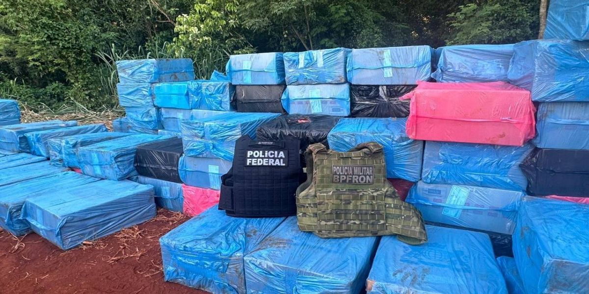PF e PM apreendem 800 caixas de cigarros contrabandeados e veículos em São Miguel do Iguaçu