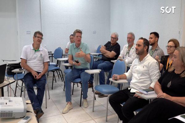 Imagem referente a notícia: Cascavel lança sala de situação das arboviroses para combater Dengue e Chikungunya