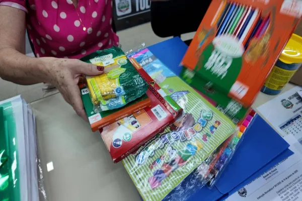 Foto relacionada a notícia: Problemas com fornecedor poderão atrasar entrega de kits de material escolar em Toledo
