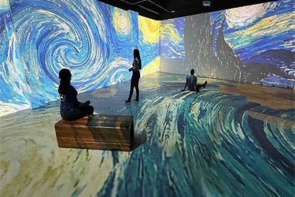 Cascavel recebe exposição imersiva de Van Gogh e atrai milhares para experiência única