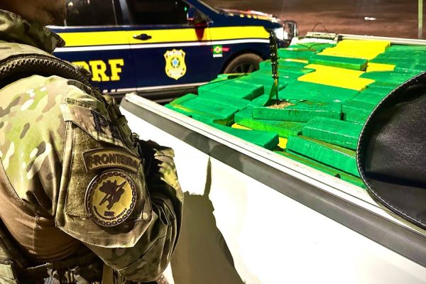 PRF apreende mais de uma tonelada de maconha em Ubiratã e prende motorista em fuga