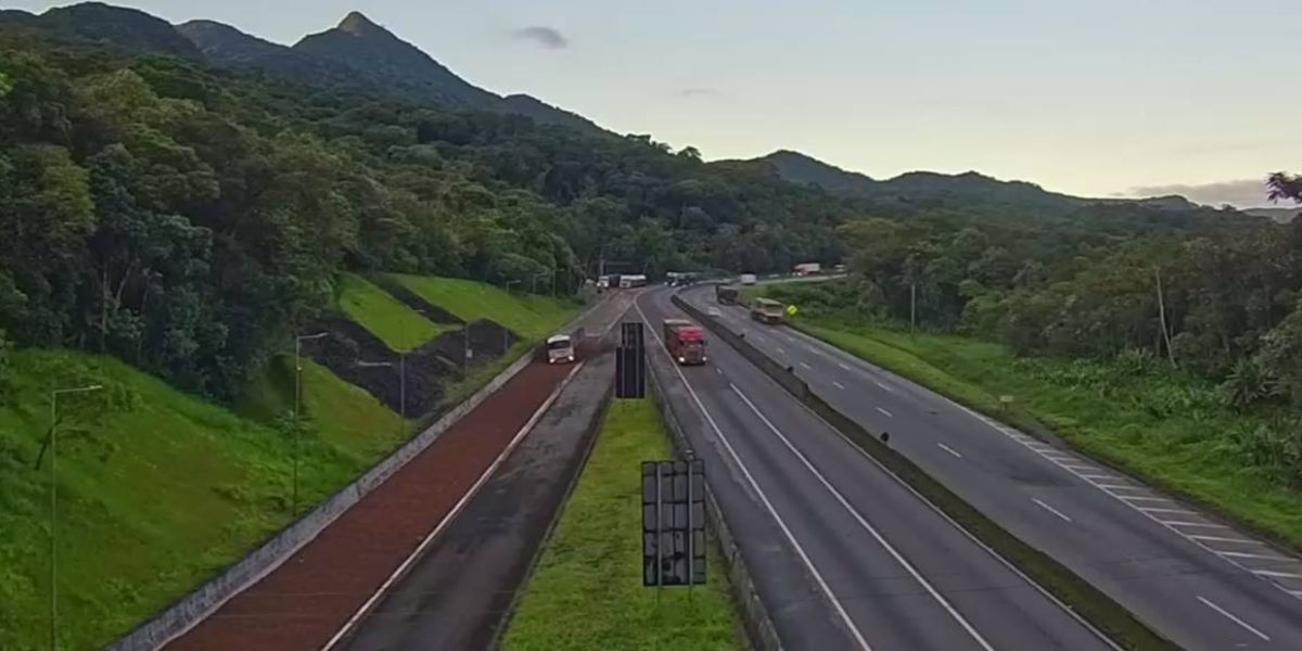 Área de escape da BR-277, salva a vida de motorista de caminhão sem freios
