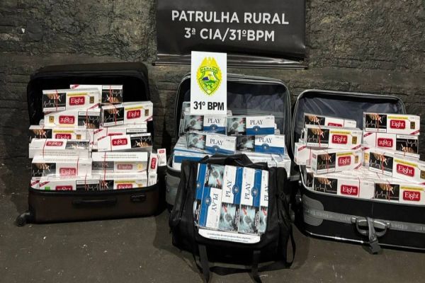 Polícia Militar apreende cigarros contrabandeados em ônibus na BR-369 em Corbélia