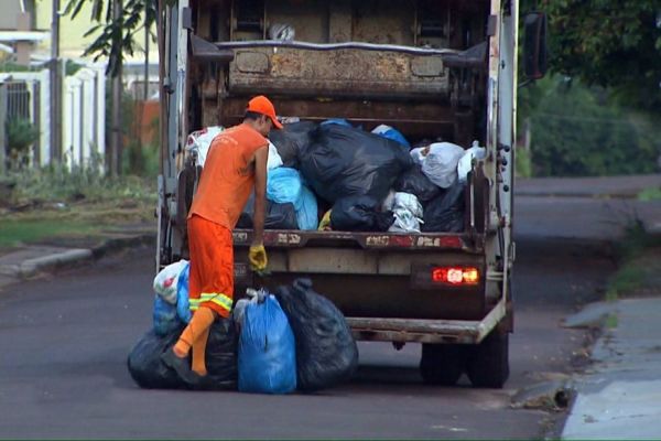 Secretaria de Meio Ambiente alerta para descarte correto de vidro e objetos cortantes no lixo
