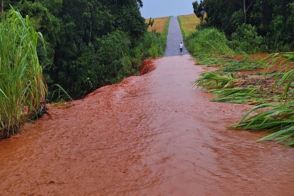 Chuvas intensas causam alagamentos e interrompem tráfego em Braganey