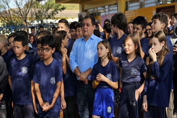 Deputado Batatinha destina R$ 300 mil para reforma de colégios em Foz do Iguaçu