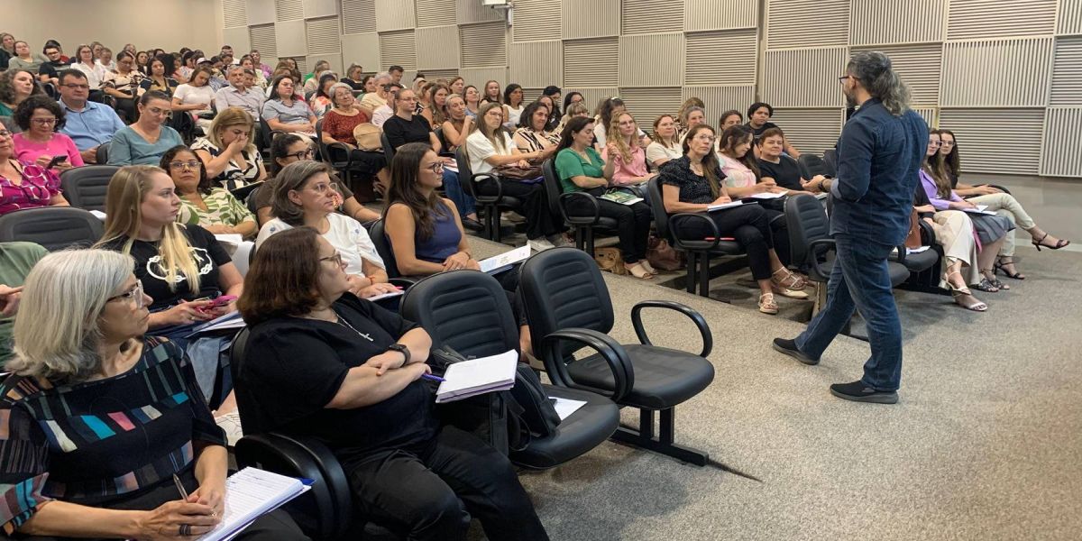 Setor de Educação da AMOP realiza encontro com secretários municipais de educação