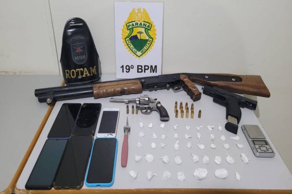 ROTAM apreende armas, drogas e prende suspeitos de tráfico em Toledo