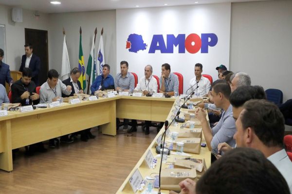 Amop reúne gestores para troca de experiências e o fortalecimento regional
