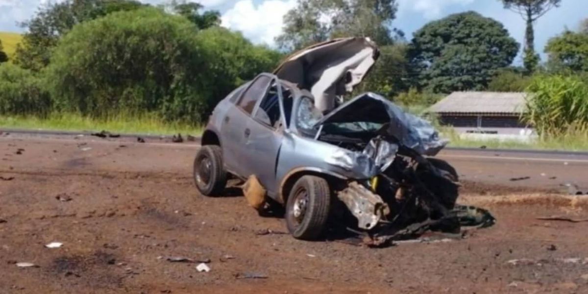 Condutor morre após colisão entre Corsa e caminhão-tanque na BR-277 em Cantagalo