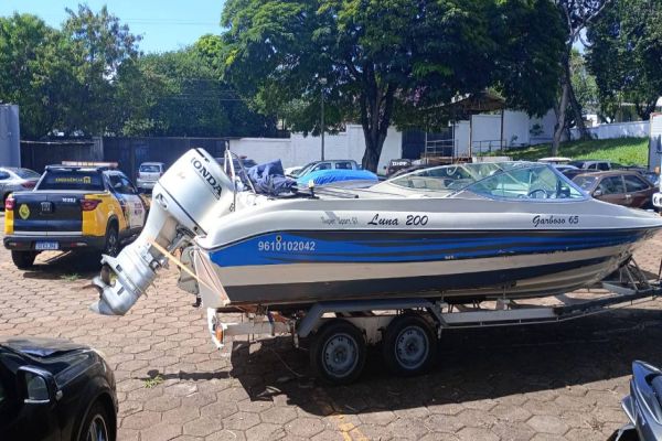 Imagem referente a notícia: Operação Verão Costa Oeste: BPRv recupera embarcação furtada em Sede Alvorada, distrito de Cascavel