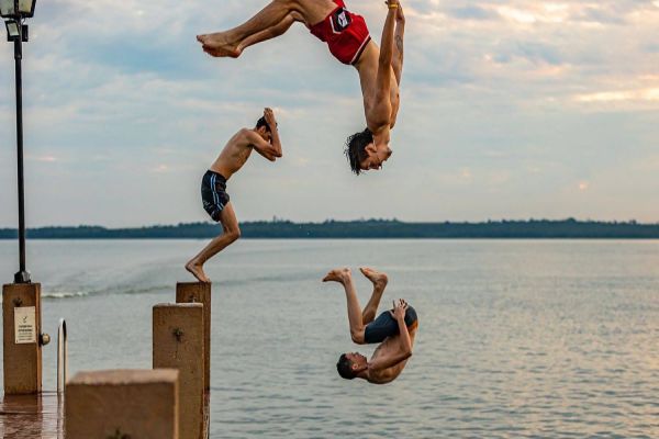 Cultura: Aeroporto Regional de Cascavel recebe exposição fotográfica "Trajetórias do Olhar"