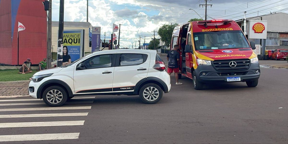 Idoso é atropelado por Mobi e sofre fratura em clavícula no Jardim Clarito, em Cascavel