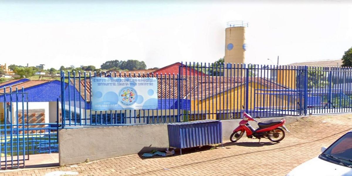 Pais protestam contra mudança de Horário nos CMEIs e cobram resposta da Secretaria de Educação