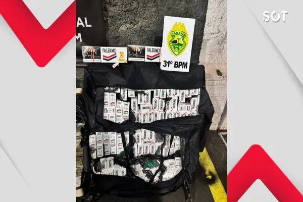 Foto relacionada a notícia: PM apreende cigarros contrabandeados em ônibus durante fiscalização em Corbélia