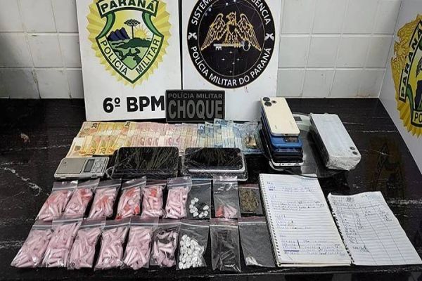 Choque desarticula ponto de tráfico e apreende drogas e celulares no bairro Floresta, em Cascavel