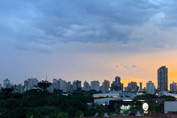 INMET alerta para chuvas intensas e ventos fortes em todo o Paraná, incluindo Cascavel