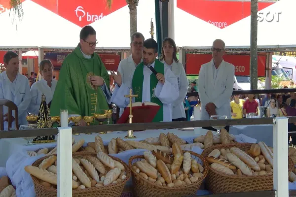 Foto relacionada a notícia: Show Rural 2025 bate recorde de público em seu primeiro dia e inicia com missa campal