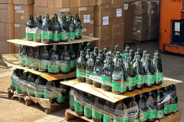 Foto relacionada a notícia: Receita Federal firma parceria com UFPR para transformação de azeite apreendido em biodiesel