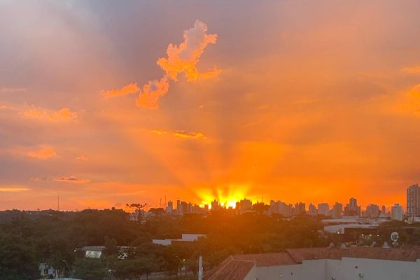 Imagem referente a notícia: Onda de calor intenso atingiu o Paraná, com municípios batendo recordes de temperatura em 2025