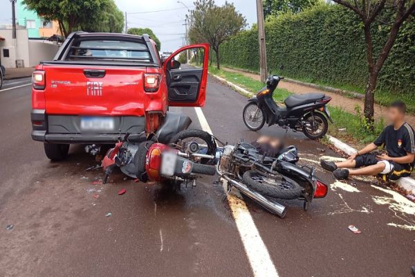 Dois militares ficam feridos após colisão de trânsito no Bairro Maria Luiza em Cascavel