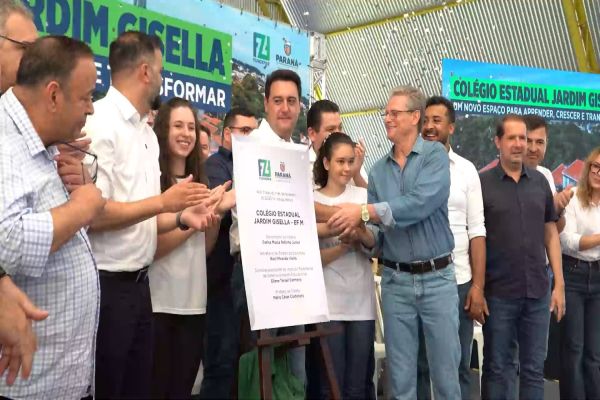 Imagem referente a notícia: Novo Colégio Estadual Jardim Gisella é inaugurado em Toledo, impulsionando a educação no Paraná