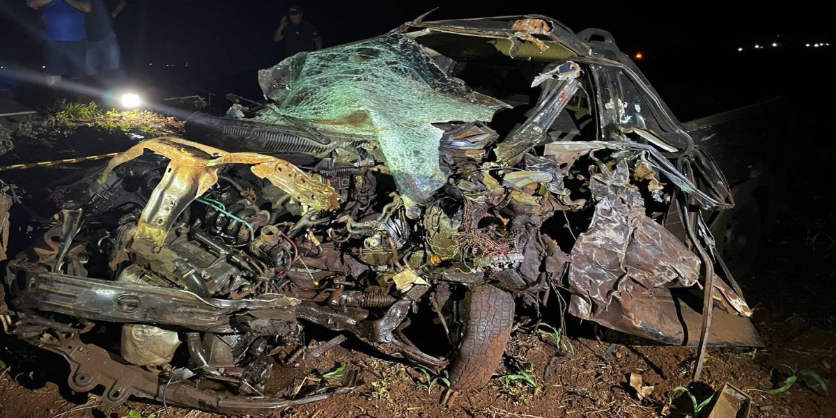 Duas pessoas morrem em violenta colisão de trânsito na PR-182 em Palotina