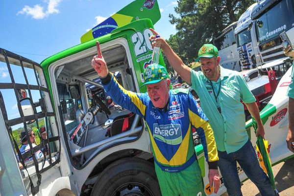 Começam as emoções da Fórmula Truck em Interlagos