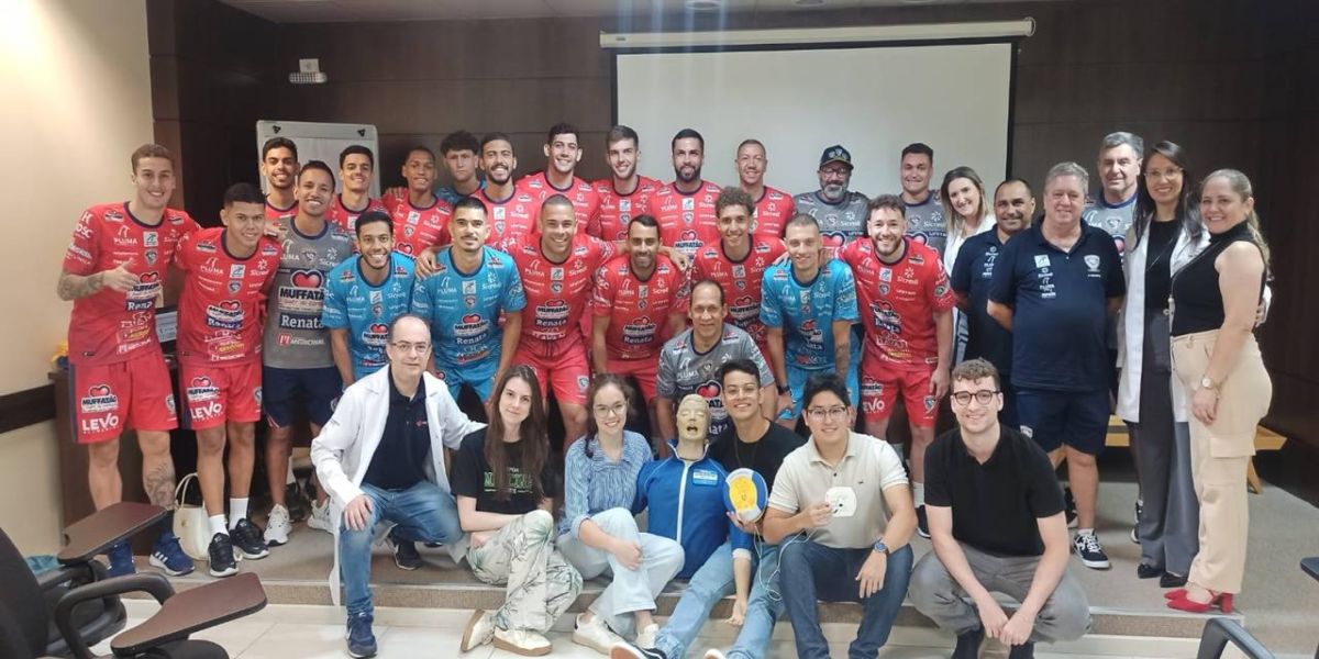 Além das quadras: palestra sobre saúde do coração conscientiza atletas e comissão do Cascavel Futsal