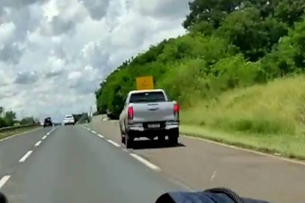 PRF apreende mais de 1,6 tonelada de maconha e prende traficante em fuga na BR-376