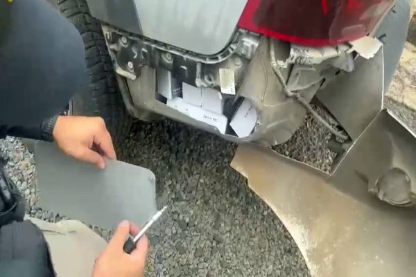 PRF apreende carga de celulares contrabandeados na BR-277, em Guarapuava