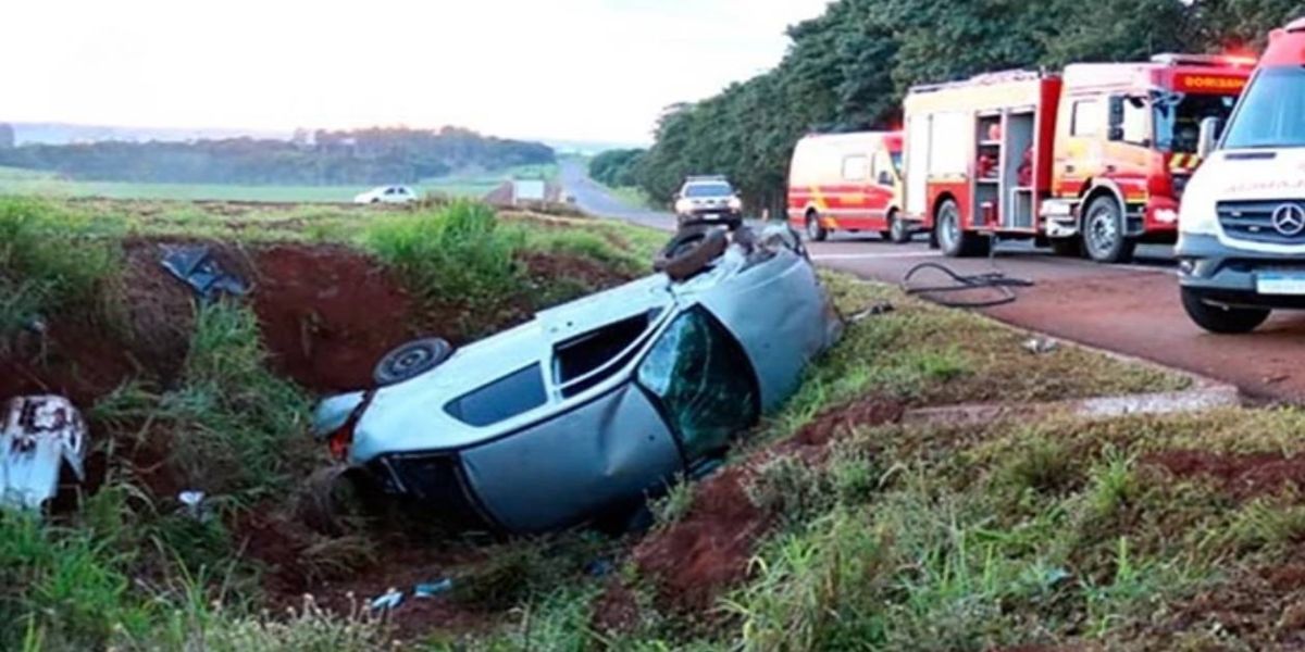 Colisão frontal deixa quatro pessoas feridas na BR-272, no noroeste do Paraná