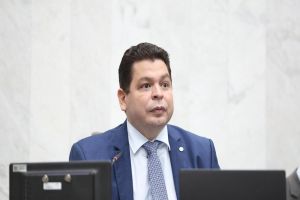 Imagem referente a notícia: Pacote de valorização dos servidores chega à Assembleia com reajuste e reestruturação de carreiras