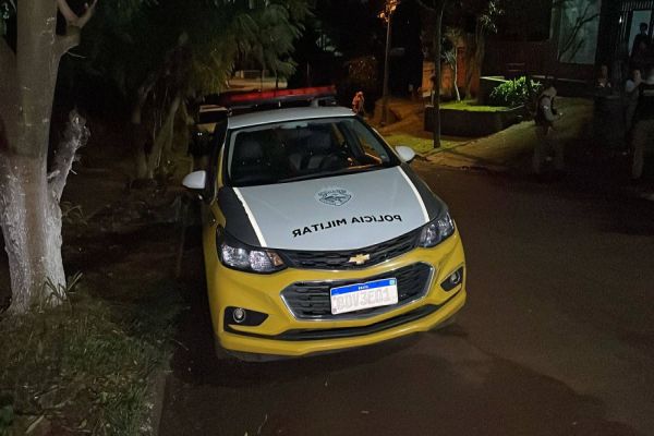 Mulher é esfaqueada após desacordo comercial no Bairro Periolo em Cascavel