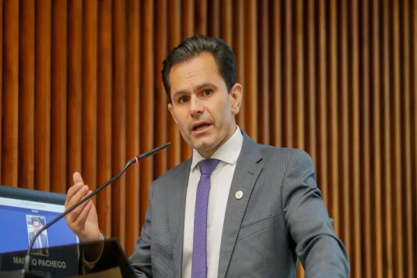 Foto relacionada a notícia: Abril Verde e Amarelo | Pacheco protocola Projeto anti-invasões do MST e indígenas no Paraná