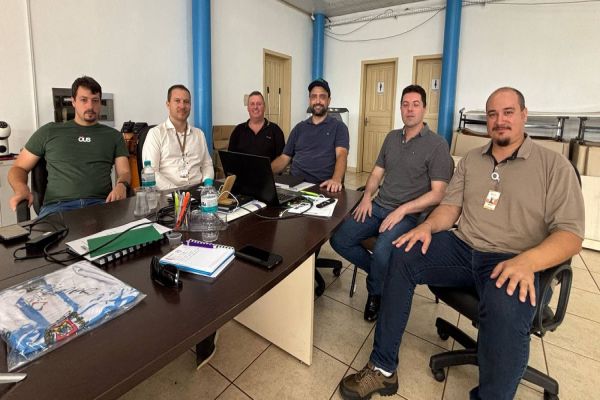 Thiago Stefanello e vice se reúnem com a Copel para aprimorar o sistema de energia em Corbélia