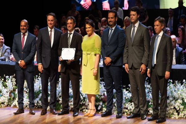 Posse histórica marca ascensão de Silvia Massaro à presidência da OAB Cascavel