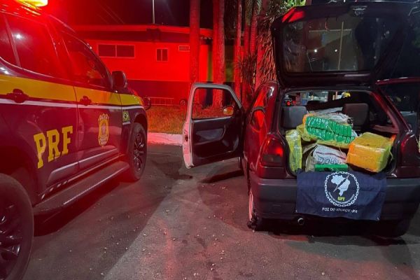 Fuga frustrada: PRF intercepta 200 quilos de maconha na BR-277 no oeste do Paraná