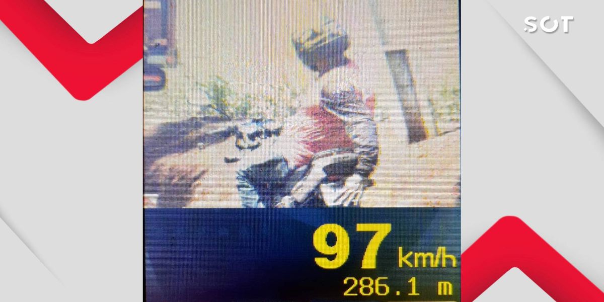 Motociclista é autuado por ocultar placa durante fiscalização com radar na PR-488