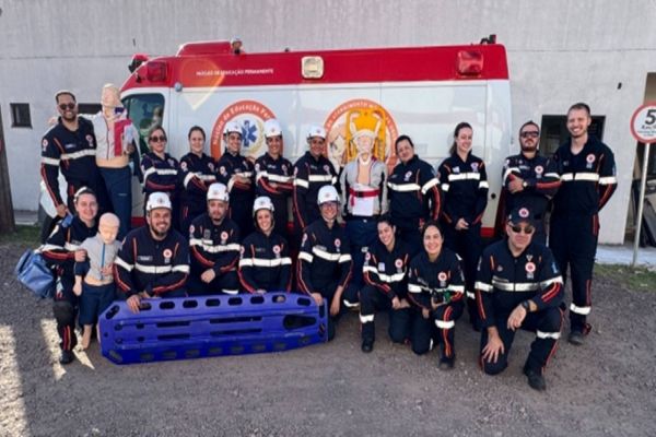 Consamu: Enfermeiros da Central de Regulação simulam atendimento a acidentes graves